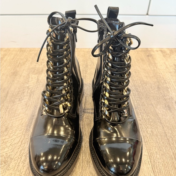 Jeffrey Campbell Leather Shiny Black and Gold Chain Boots NEW - Picture 3 of 14